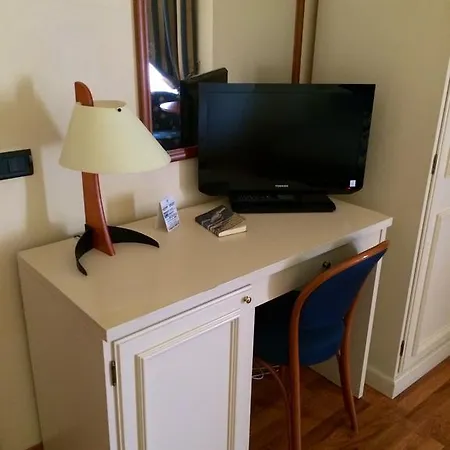 Hotel Brennero E Varsavia Montecatini Terme Zimmer foto